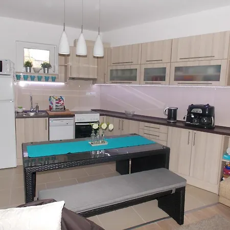 Nemorosa Apartman Apartment